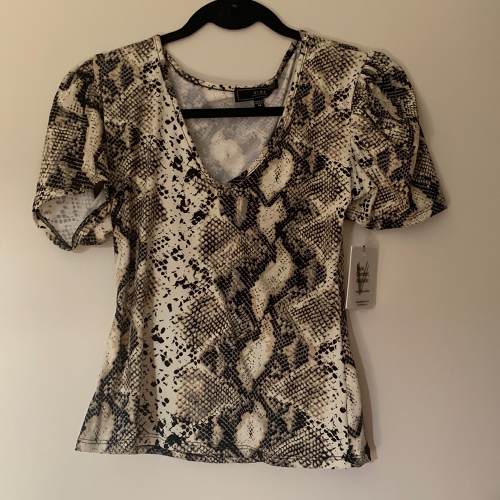 Snake print top - Picture 3 of 4